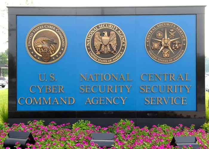 Skilting utenfor NSA-hovedkvarteret i Fort Meade, Maryland, USA